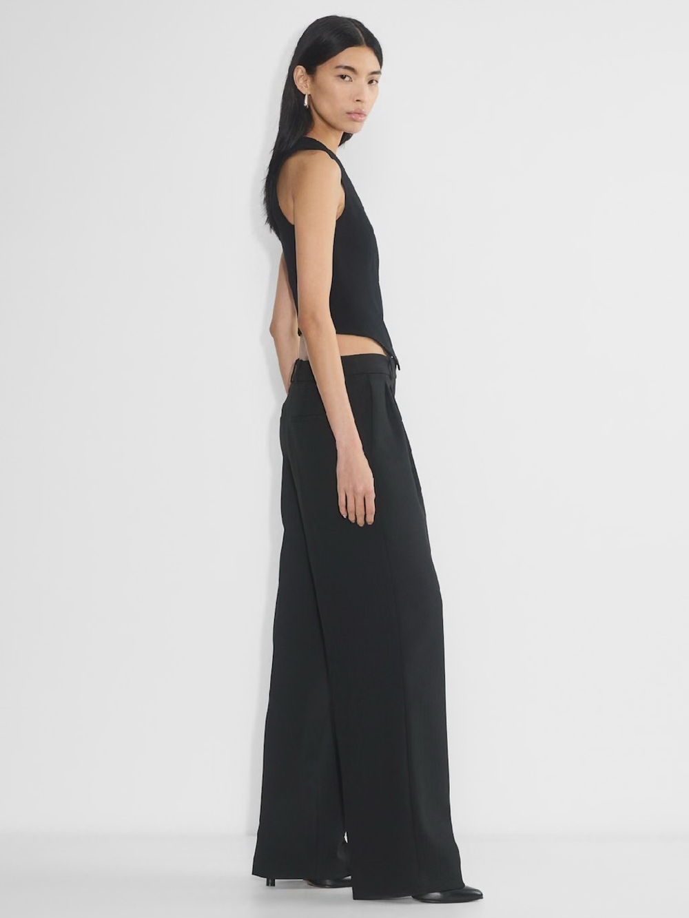 Aritzia Babaton Deniro Vest - Picture 7 of 16